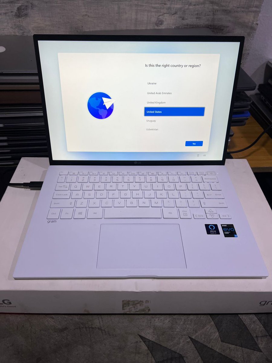 Melechtech's tweet image. #Openedbox LG Gram 14ZP0P - 2.4ghz Corei5 11th gen Quad core

/8gig ddr4 ram

/256gig ssd/14inches OLED FHD+ (1920 x 1200) crisp WUXGA Display

/Intel Iris Xe graphics/fingerprint unlock/keyboard light/super sleek/super light weight/White color - 

390k