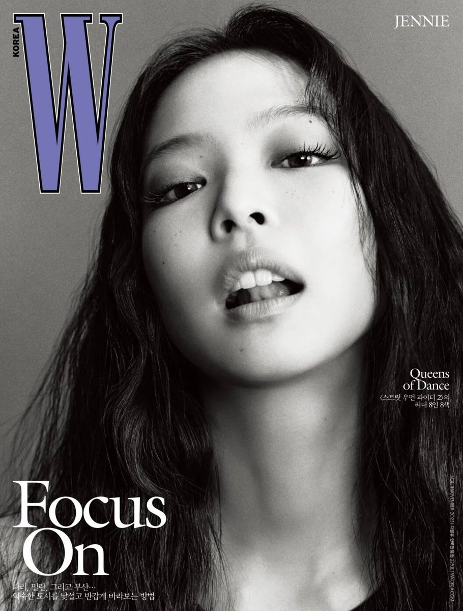 PopCrave's tweet photo. #JENNIE of #BLACKPINK looks incredible for @WKorea.

📸: Hong Jang Hyun https://t.co/ILs2vWRqiz