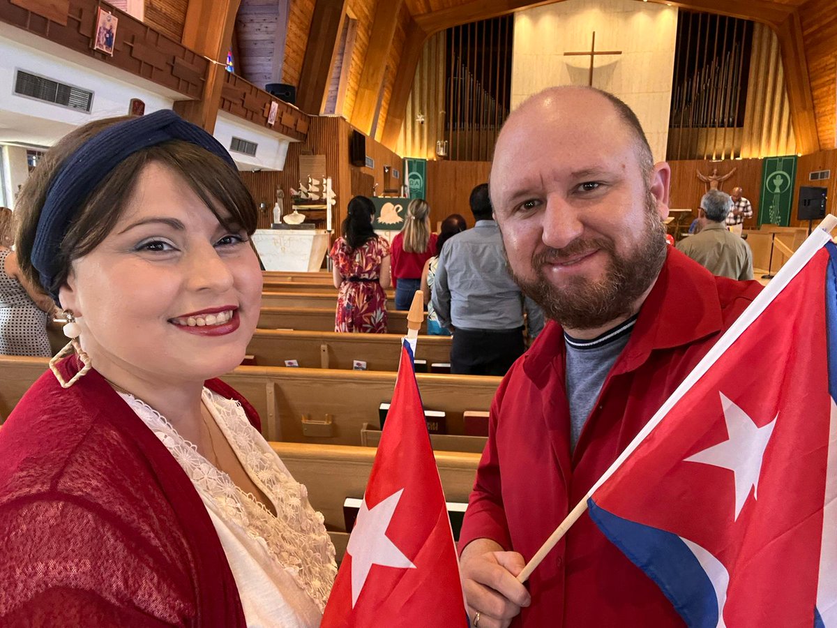 PedroPabloSimo2's tweet image. Ella  es mi Velia  y  Abdias, se caso con 
Extraño mucho a mi hermana  Velia