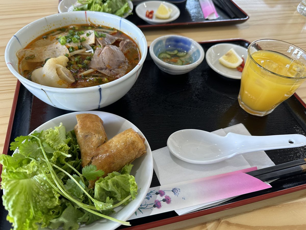 ランチでベトナム料理頂きました。
『SET BÚN BÒ HUÊ』
今週も仕事、勉強頑張ります。
昨日は宅建の試験だったんですね。
FP1級合格したら、チャレンジしてみたい！！