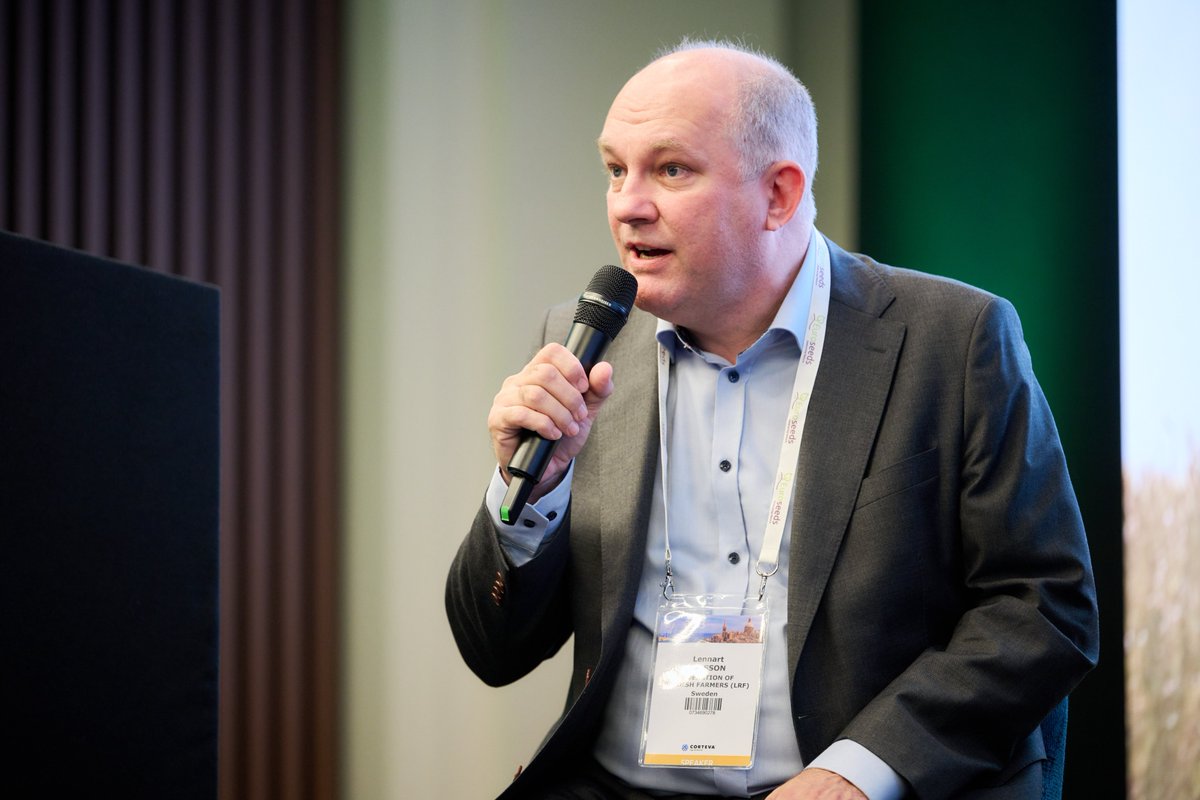 EuroseedsEU's tweet photo. Lennart Nilsson @COPACOGECA shared that they have worked on a protein strategy for years. 
He stessed the fact that farmers are able to produce protein crops, however, #innovation in research is very important to advance protein production.  
#EUProteinPlan #EUProteinStrategy https://t.co/VUC8FR88YG
