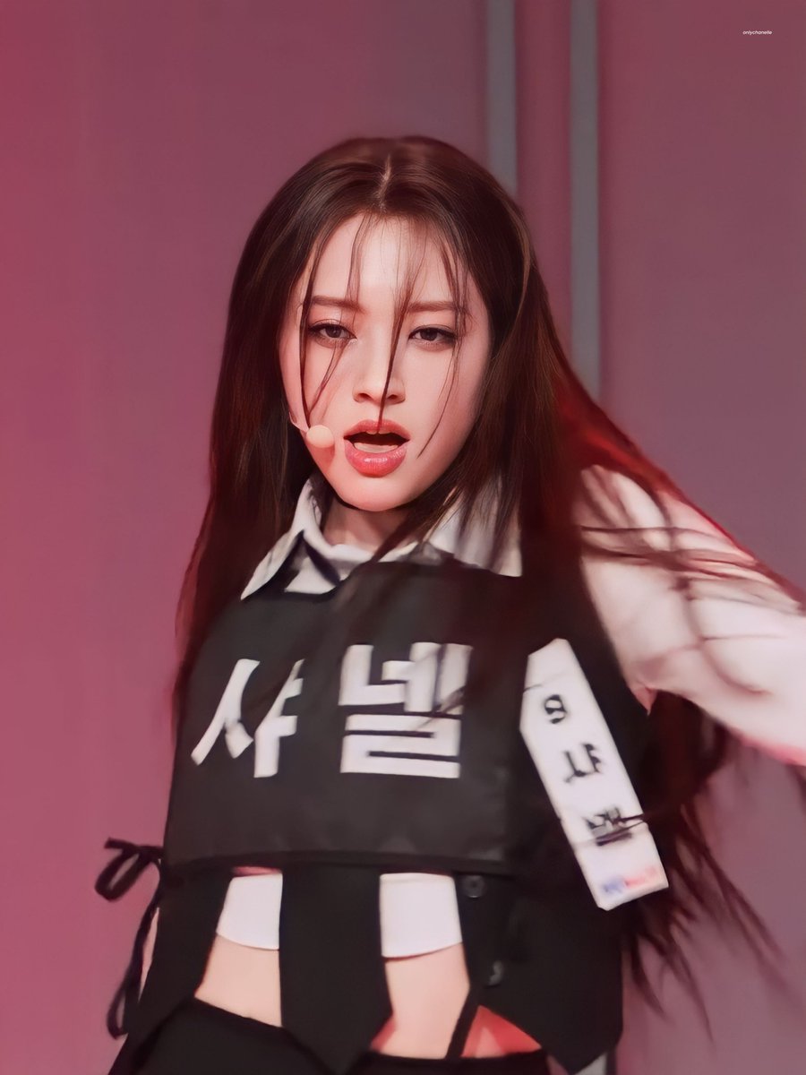 onlychanelle's tweet photo. 😈👿
#CHANELLE #샤넬 https://t.co/RwSVhxKs8g