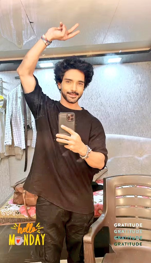 Teramerarishta2's tweet photo. Harshu's Instagram story 🔥
#HarshRajput #HarshRajputasRumi #Rumi #TeriMeriDoriyaann #tmd https://t.co/DTQ8ENQ2JF