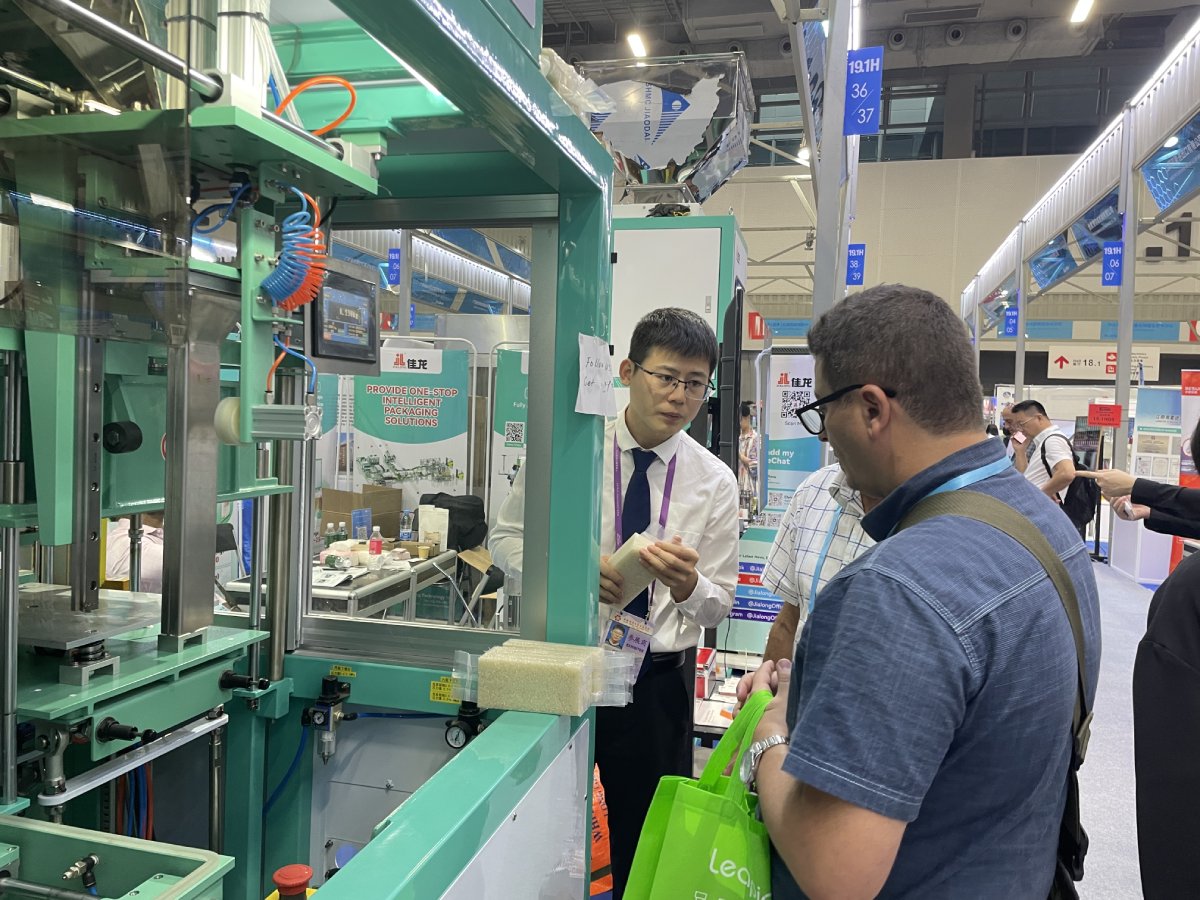 JialongOfficial's tweet image. We are here, waiting for you
19.1 H36-37, Area D
The China Import and Export Fair
#Jialong
#PackingMachine