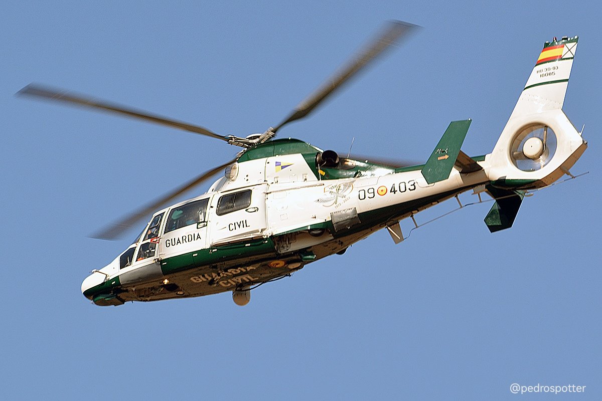 pedrospotter's tweet photo. #BuenosDias helicoptero del #SAER (servicio aéreo de la @guardiacivil062)
#Eurocopter AS-365N3
#Dauphin2
(HU.30-03-10085/09-403) @guardiacivil
en acción en #baseaereatorrejon el pasado 10/10/23
#DFN23 #aviation #avgeek #planespoting
#GuardiaCivil #spotter #aviation4u @Web_AME https://t.co/1YK2WZflTb