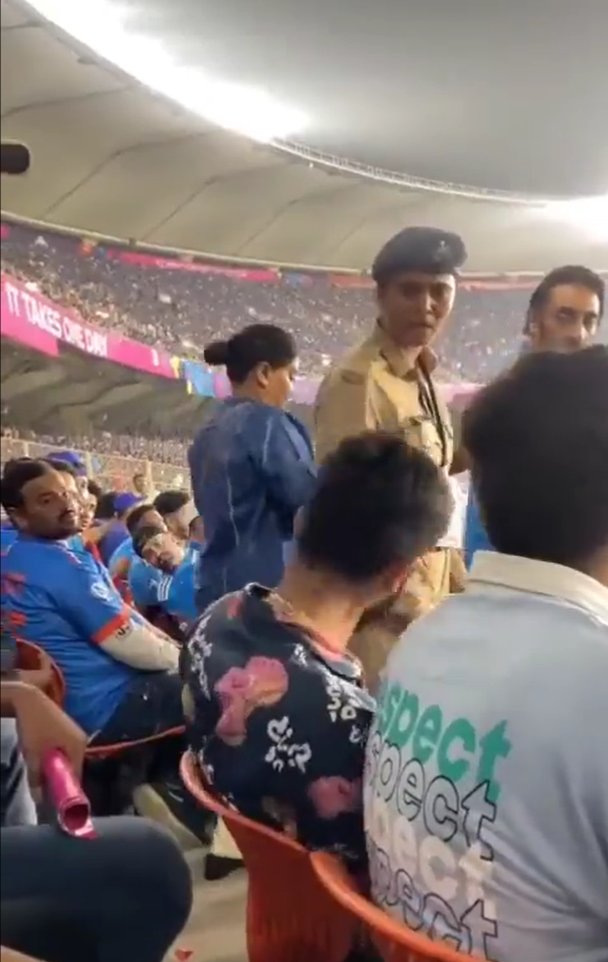 Audience and female cop exchange slaps during India-Pakistan match; Viral video sparks probe | DeshGujarat