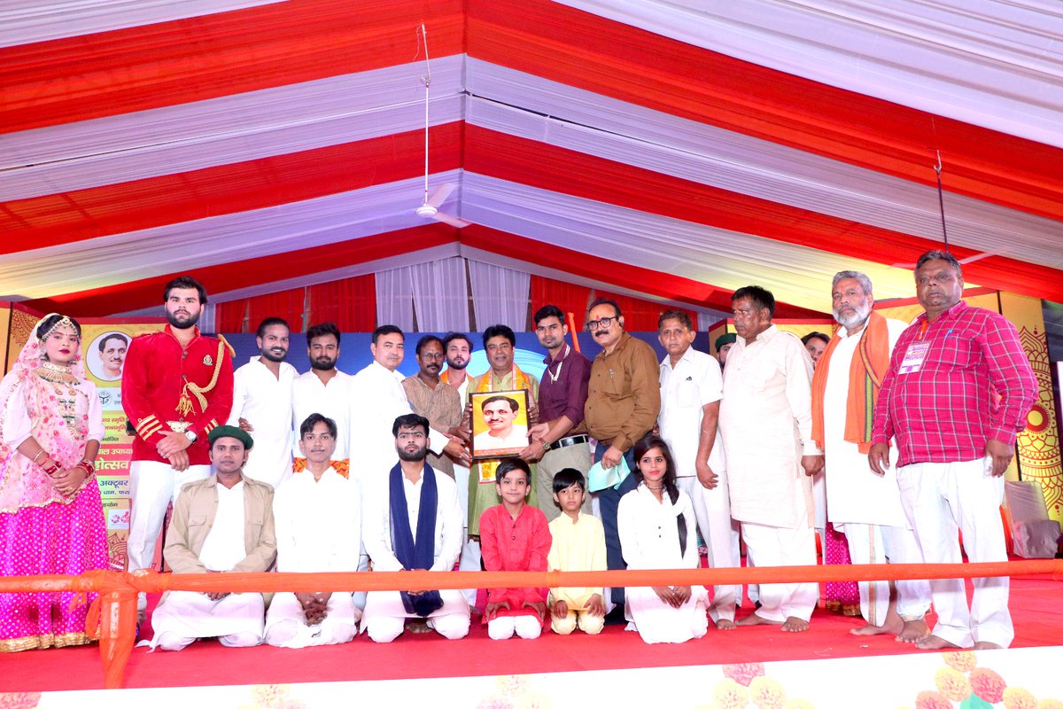 कुछ दृश्य !

<a href="/jaiveersingh099/">Jaiveer Singh</a>
<a href="/MukeshMeshram/">Mukesh Meshram IAS</a>
<a href="/ShishirGoUP/">Shishir🇮🇳</a>
<a href="/UPGovt/">Government of UP</a>