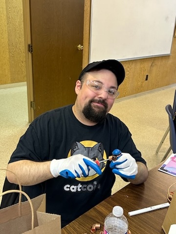 #Catcoin is thrilled to have started the Fall Workshop Series with <a href="/Toolstoempower/">Tools to empower</a> 

Core Cat Danny even made his own tablet holder! 

We look forward to children learning in a fun Halloween themed workshop tomorrow. 

#CaringCats #charity #cryptogem