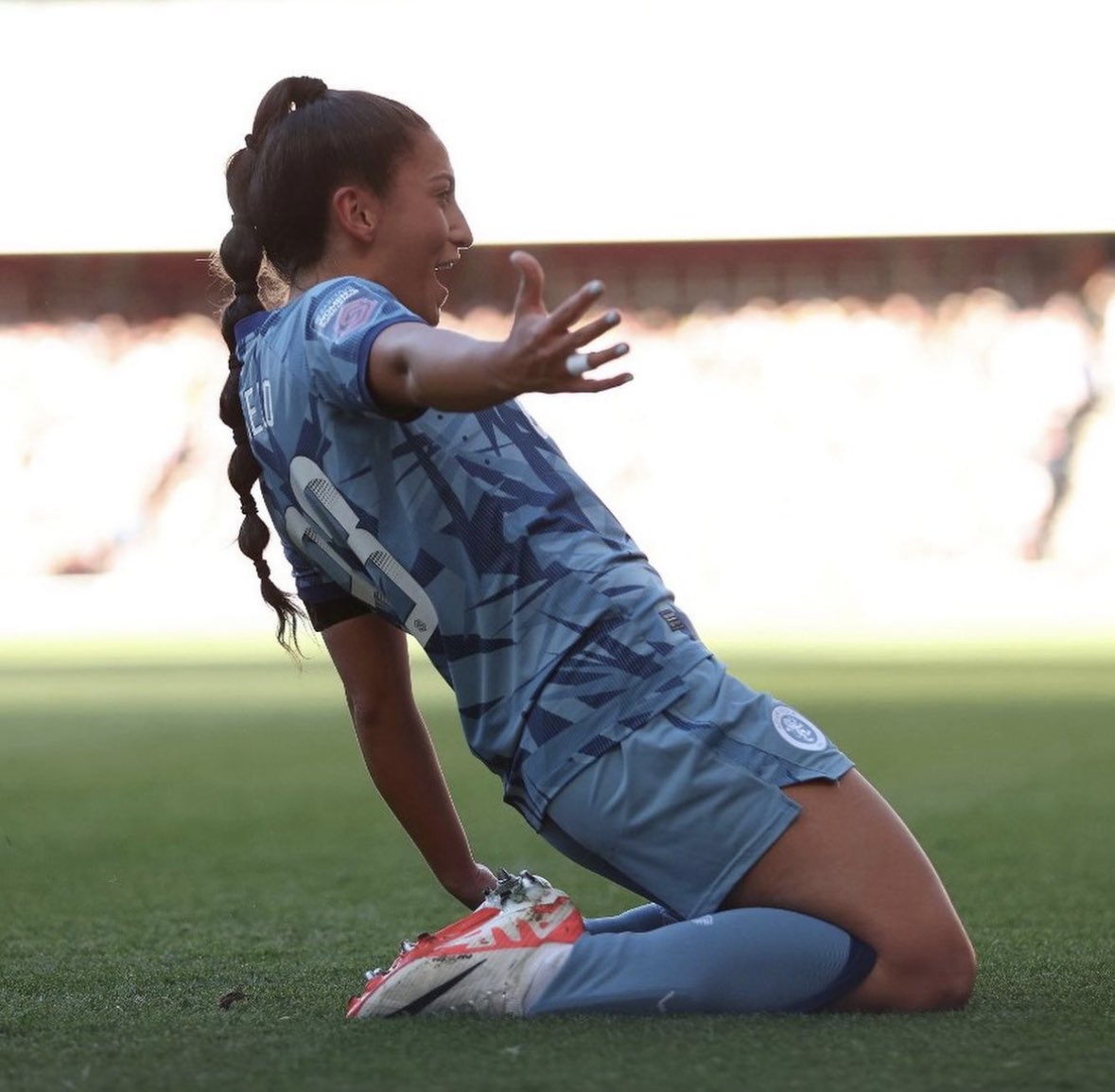 AVWFCSupporters's tweet photo. Morning Villa Fans🫶🏼
Tough one to take yesterday at the emirates 😔
Let’s take a minute to appreciate the superb header from our….. @MazPacheco😮💨
We return to Bescot Saturday 🙏🏻
🆚 spurs
⌚️12.30
🗓️21/10
Tickets still available to purchase💫
#MazPacheco #Mp33 #Avwfc https://t.co/Zs4817yFOc