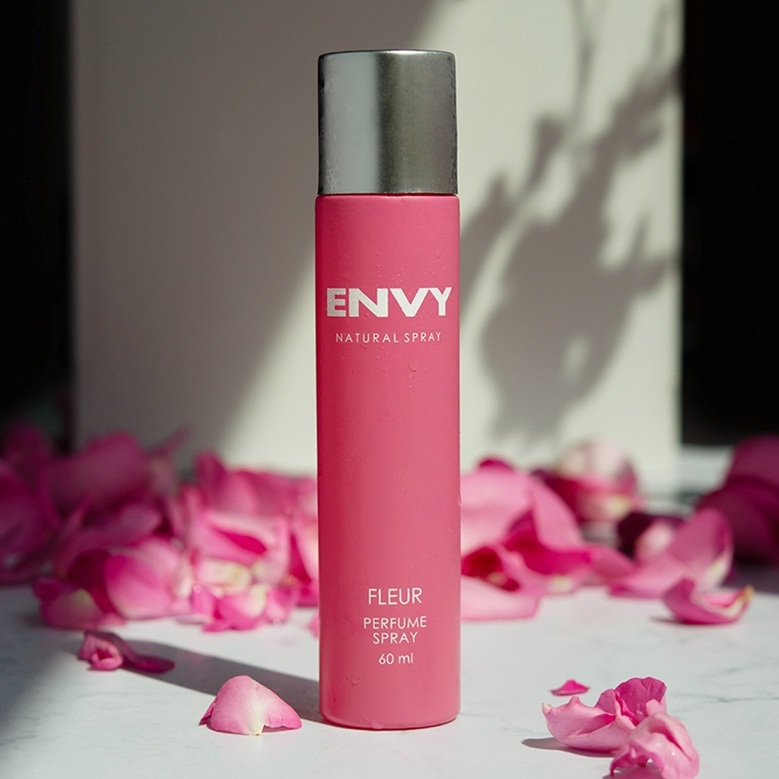 Evoke an aura of timeless sophistication with every spray. "Fluer" is not just a fragrance; it's an embodiment of style.
.
.
#Envy #Envyfragrance #Shine #Fragrancelove #France #Envyfleur #Authenticity #PremiumPerfumes #Essence #trustedfrenchfragrance #french #perfume #Trust