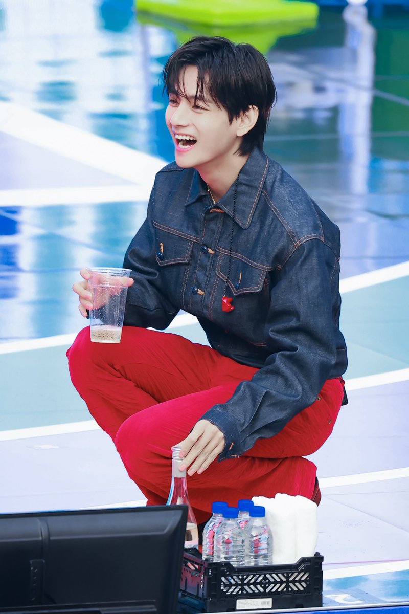 러뷔유 tweet media