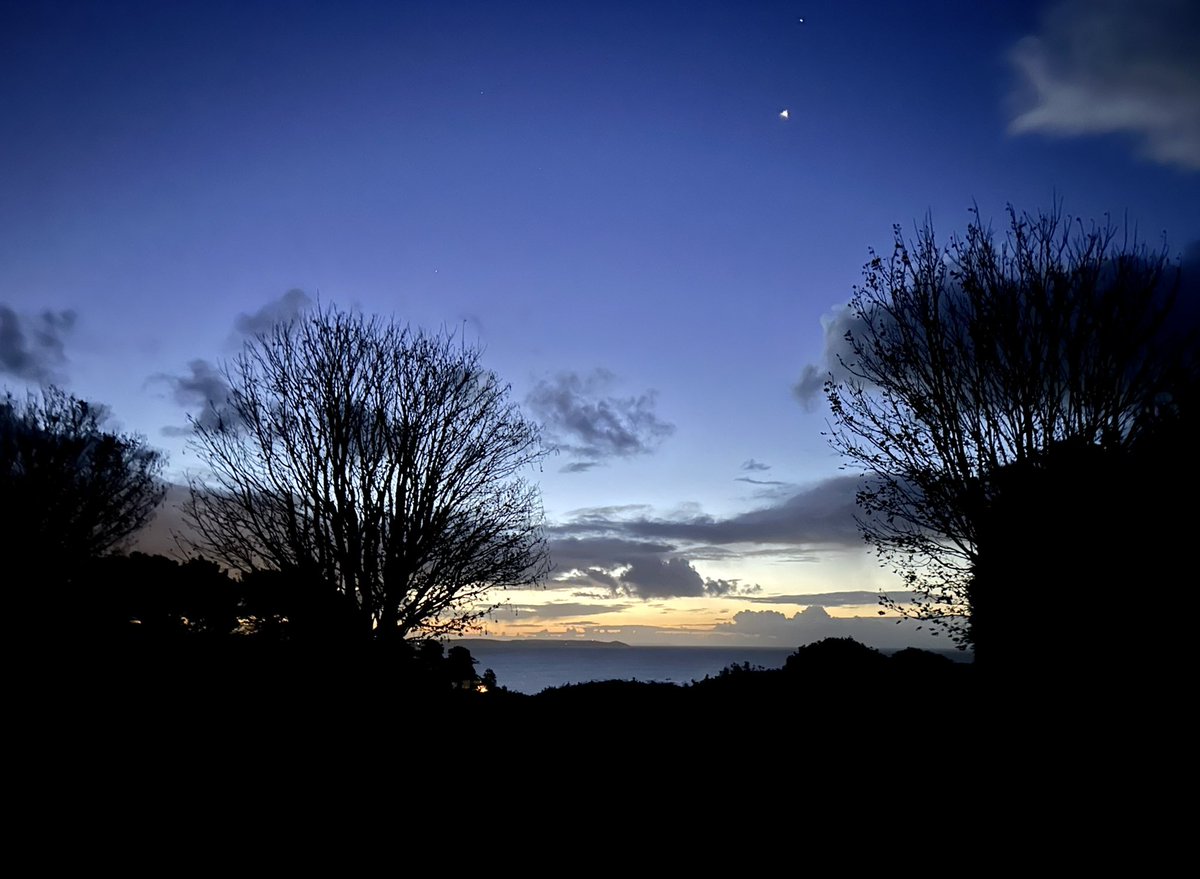 zancoo05's tweet photo. First light of the day https://t.co/ltbVnnZ77V
