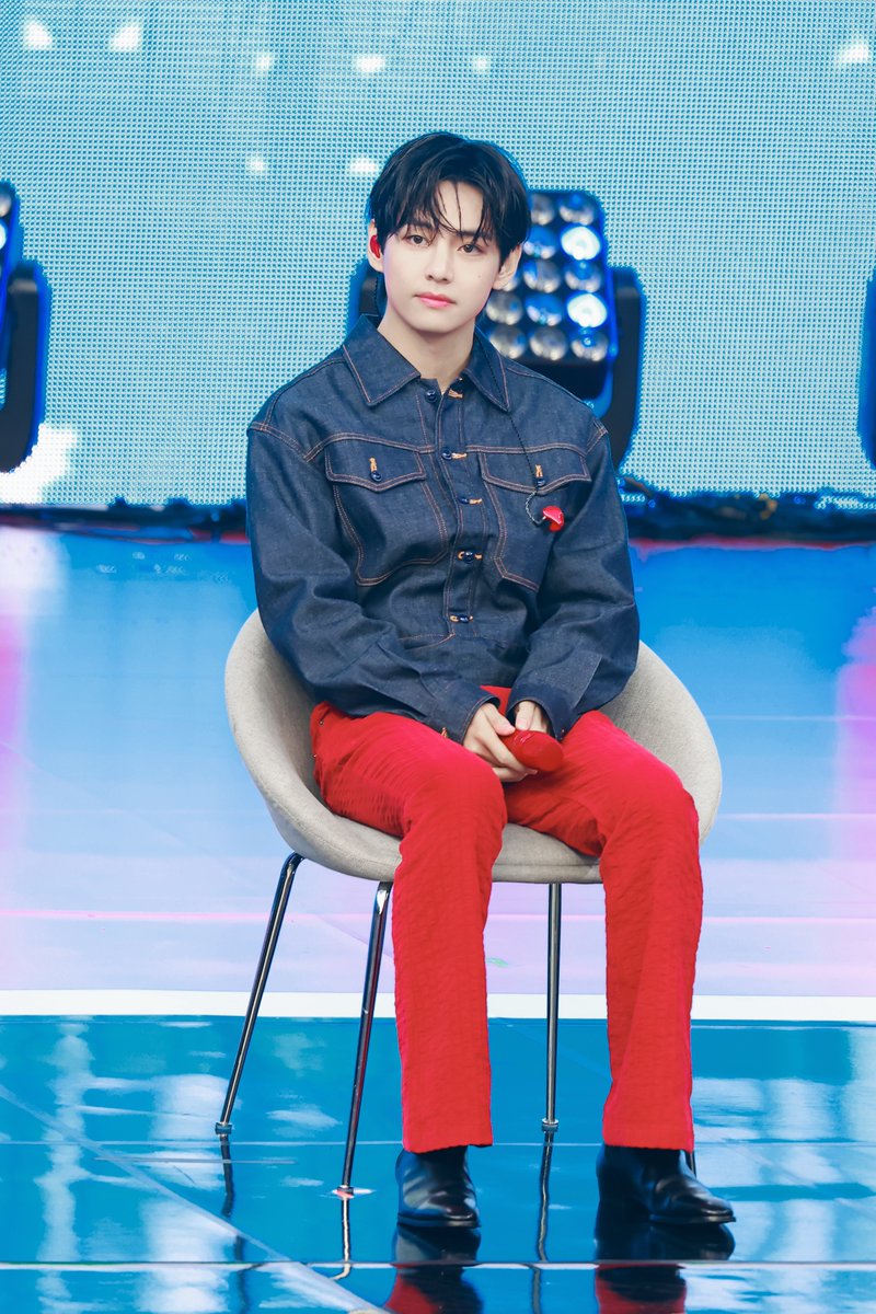 러뷔유 tweet media
