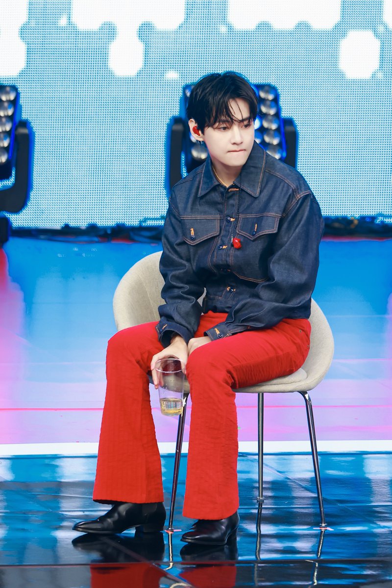 러뷔유 tweet media