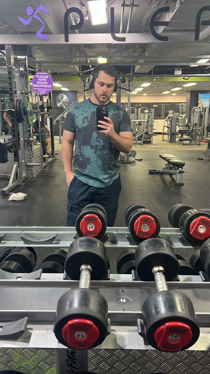 ItsFleeceKing's tweet photo. I signed up and got a proper gym membership today 💪🏻 

You either make an effort, or an excuse. 

Because of all the daily walking I do for Pokémon GO, I always have a general fatigue, that I’ve honestly just used an excuse to stop going to the gym. I’ve stopped going to the gym for about 2 years I’d say. 

While I may appear to others as being fit, I’m personally upset at myself for losing a lot of muscle and not continuing to make physical progress at the gym. If you don’t feel incredibly happy with yourself physically, you should try to make some changes that’ll make you feel better physically and mentally. For YOU, not for others. This doesn’t mean you’re not great now, it just means you have some goals to be a better version of your current self, one day at a time.

I’m excited to slowly make some progress at the gym again, and ultimately feel a little happier in my own skin. I need the accountability, and if I want change I need to create the change I want to see, it doesn’t happen by accident. 

May this be a reminder to everyone, stop procrastinating and putting your goals on hold. Going to the gym and eating better isn’t just good for your physical health, but directly helps with your mental health too. Wishing everyone well on their personal fitness journeys. Let’s work toward being better versions of ourselves one day at a time, you’ve got this 💪🏻 ❤️