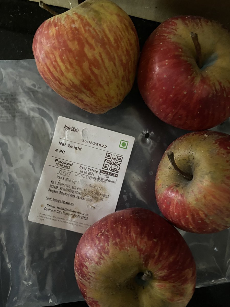 ManujKhullar's tweet photo. @Milkbasketin ordered Royal Gala and Got Shimla apples. Can you help as the team is not responding on customer support. https://t.co/741cQ47SYS