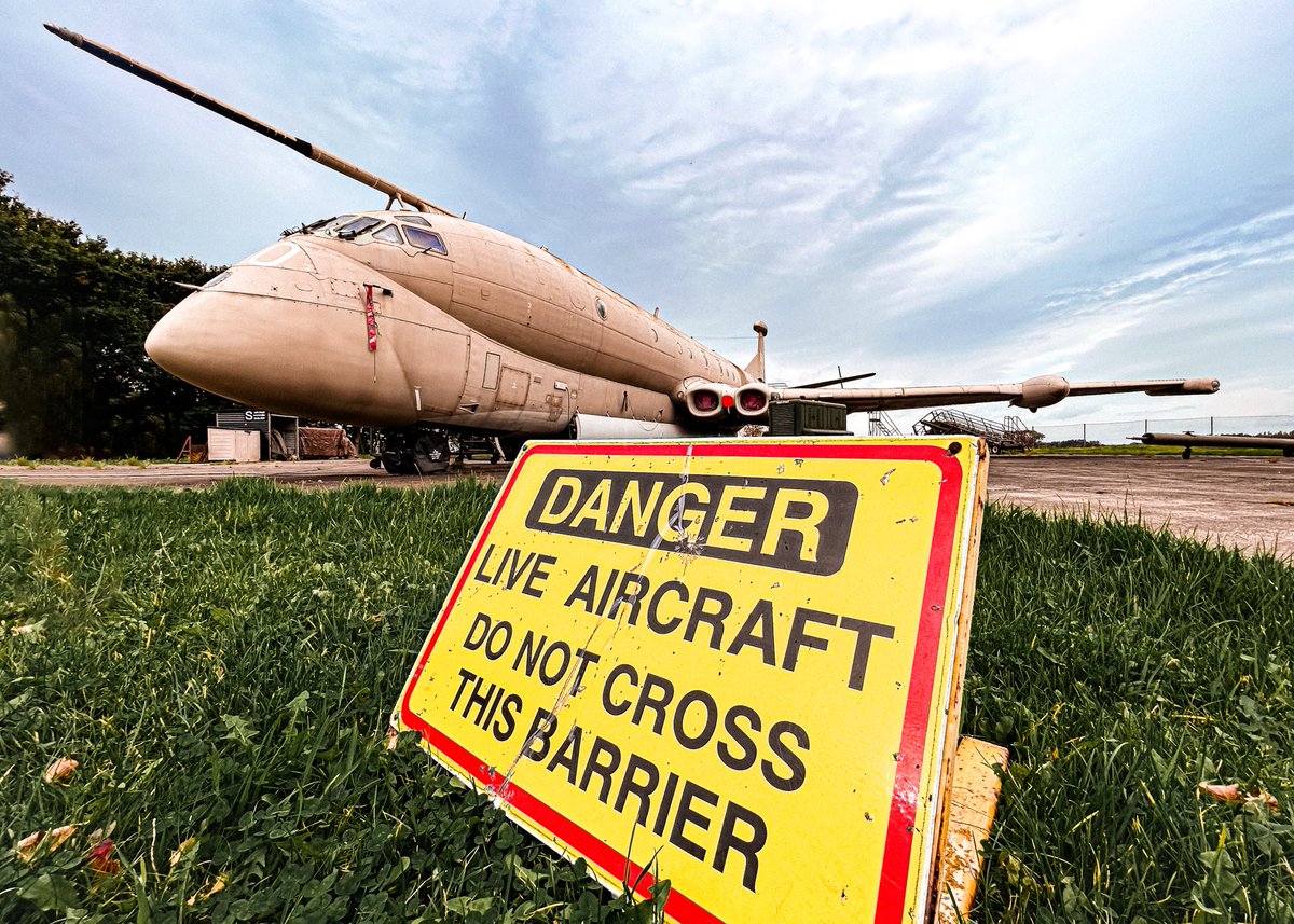 BAe Nimrod MR2 XV250

Image taken on iPhone ⁦@air_museum⁩

#riat23 #militaryaircraft #planespotters #avgeek #nimrod #raf #kinloss #relentlesspursuit #yorkshireairmuseum