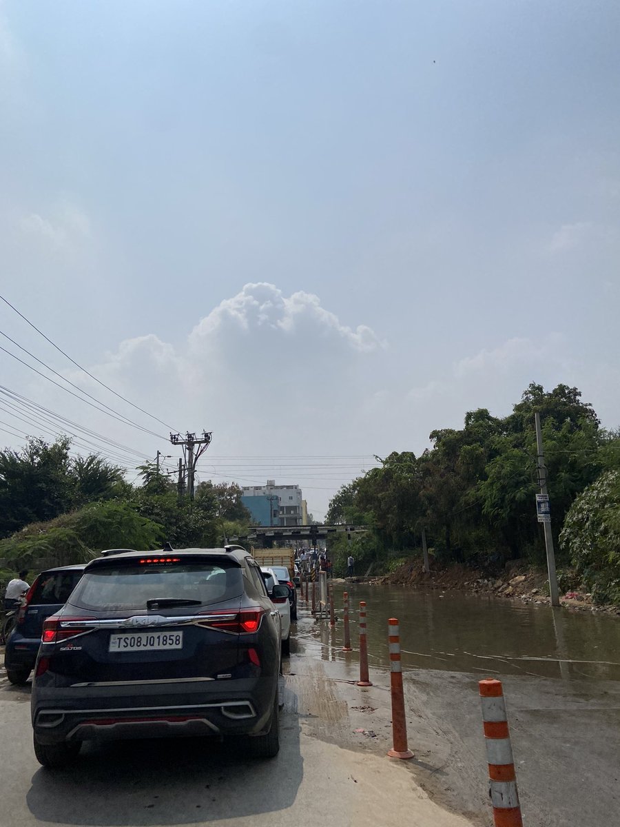 RajDadga's tweet photo. @KTRBRS Hafeezpet is blocked every single day. Can something be done? https://t.co/E5eNPILjwJ