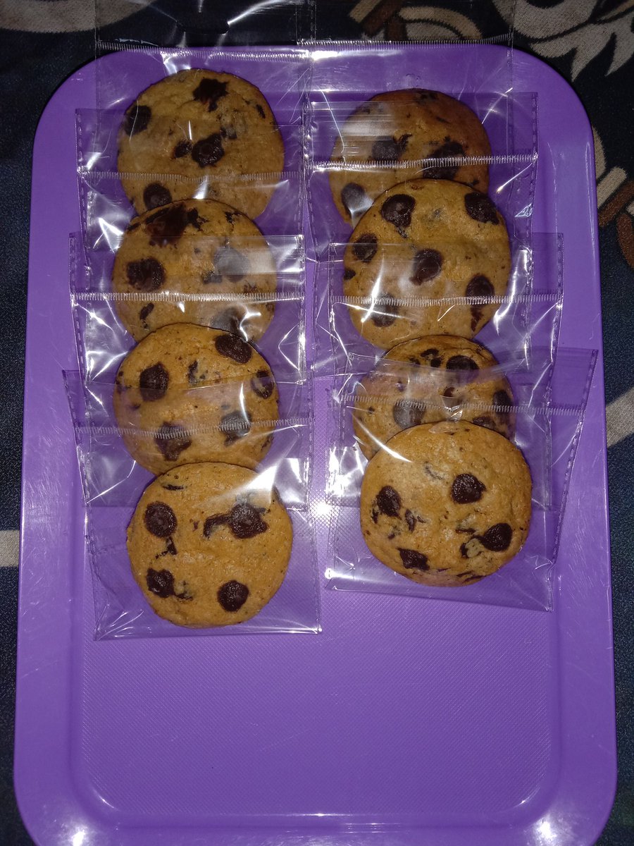 hii assalamualaikum everyone , i’m selling “ chewy choco chip cookies homemade 🍪 ” and open order for sesiapa yang berminat untuk this week. RM2 / pack only. Anyone yang nak boleh dm saya! 🥰 help me to rt , thank you in advance ❤️