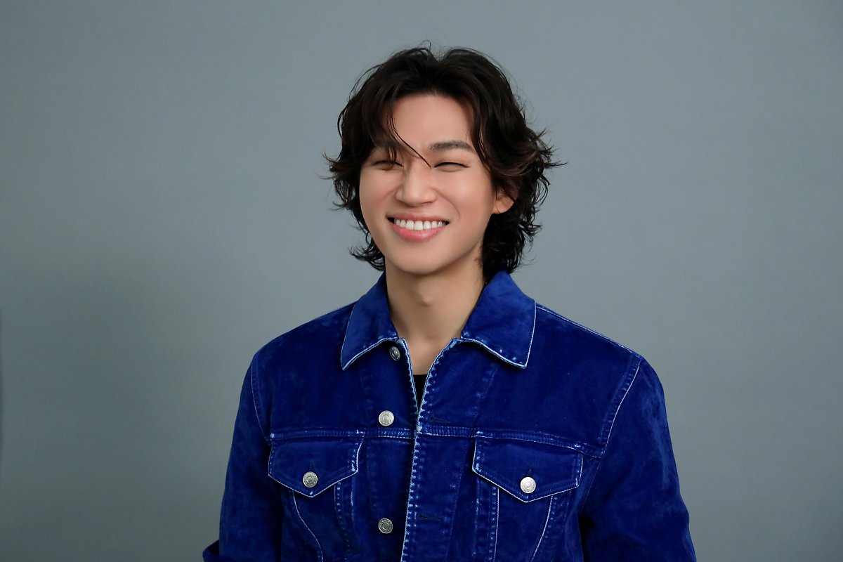 KPOPFAVE_'s tweet photo. 12 years after and @d_lable finally on MBC's TV show "Hangout With Yoo"! #DAESUNG will be joining the "JS Entertainment" FAM as a main vocalist and the episode with him is to premiere on Oct 21, according to local media today. 🎤 Hooray! #BIGBANG #빅뱅 #대성 #놀면뭐하니 https://t.co/qaUTDvyAze
