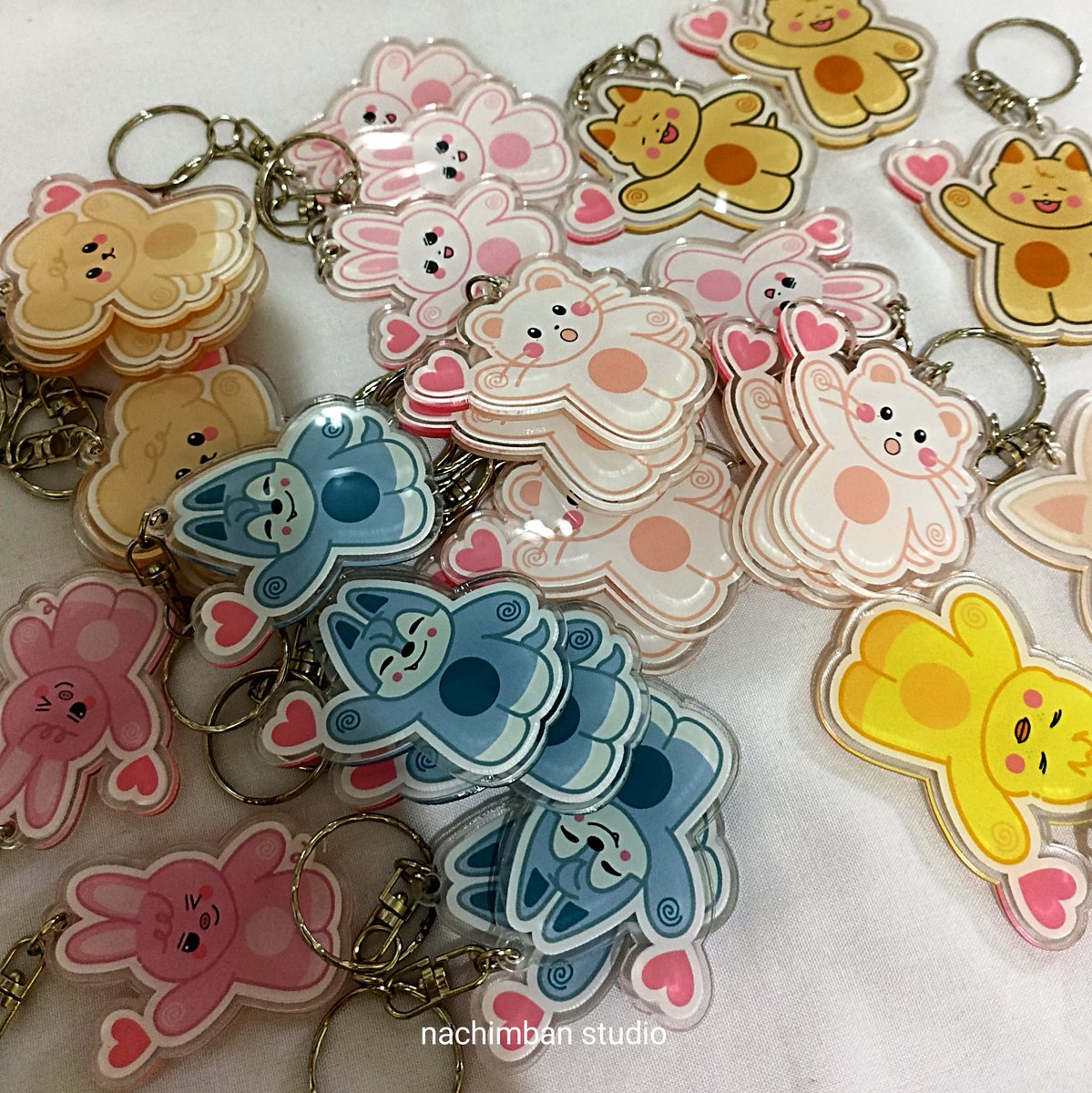 nachimbanstudio's tweet photo. Hey haiii, mau infoin jadi keychainnya sudah ada ya dan aku mau minta maaf jadi ada beberapa wolfchan yang defect dan harus kami cetak ulang. Sekali lagi kami minta maaf karena ini diluar kendali kami, jadi mohon ditunggu ya teman-teman nachimban 😭🙏🏻 https://t.co/bYNm1uu234
