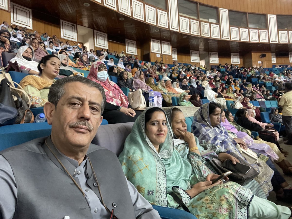 achakzaibk's tweet photo. Among great LHWs of Pakistan,the real champions of primary health care and family planning ,also wonderful support to our health delivery system in Pakistan ⁦@nhsrcofficial⁩ ⁦@WHOPakistan⁩ ⁦@DrNadeemjan⁩ ⁦@Shallwani⁩ ⁦@UNFPA⁩ https://t.co/4KodLx1Tzj