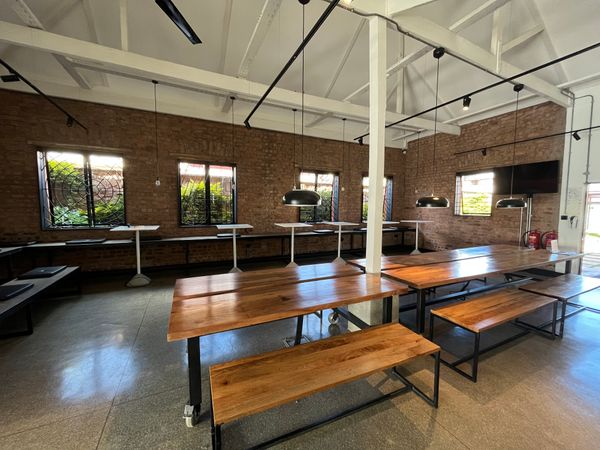 kikao64's tweet photo. Happy Monday! Discover your next inspiring workspace and let our beautiful interior designs brighten up your day for maximum productivity! #MondayMotivation #InspiringWorkspace https://t.co/MT2YOx367f