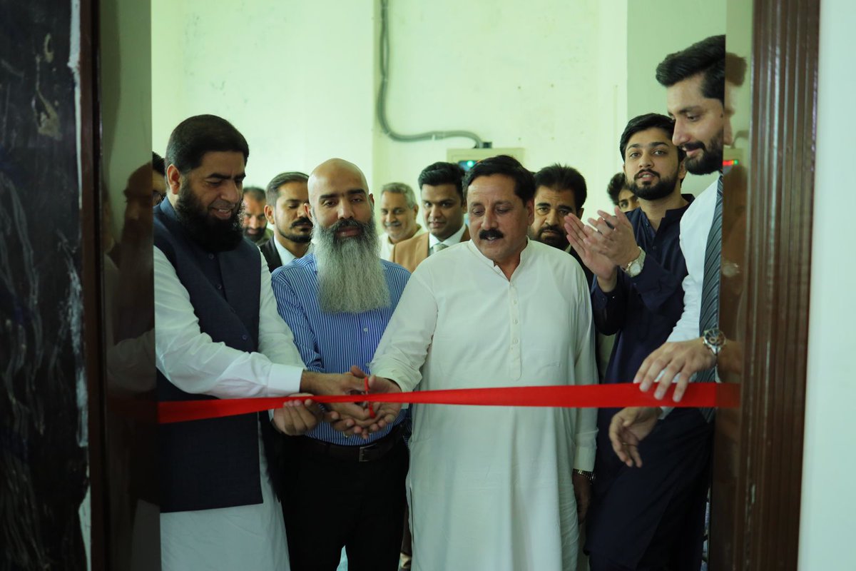 ntu_bic's tweet photo. The NTU-BIC startup V3 Solutions has shifted to new office 370-B People’s Colony, Faisalabad after successful graduation from NTU-BIC. They have also opened V3 head office in WACO, Texas USA.
The NTU-BIC management congratulates V3 and wish them success in their future endeavors. https://t.co/Bu4ek4Awlt
