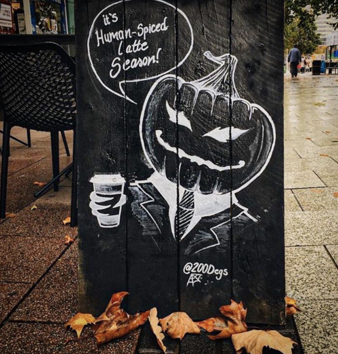 200Degs's tweet photo. Evil laugh...🎃☕
#200degs #autumn #coffee #chalkboardart https://t.co/7atb2PpcpX