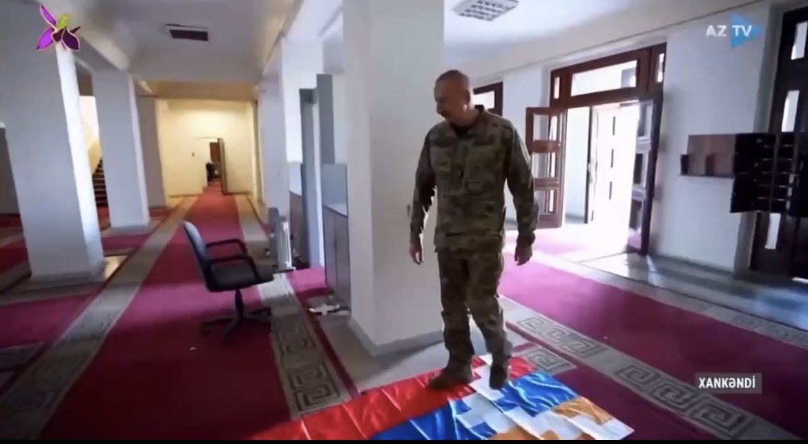 It is not enough to win a war, make thousands of deaths and an ethnic cleansing. It is important for dictator Aliyev to be filmed and photographed while trampling the flag of a minority he has just erased.