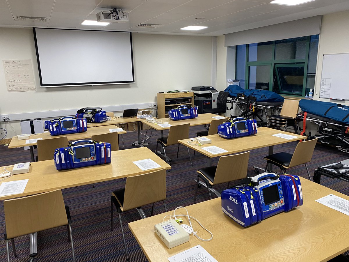 At the start of a busy 7 week period in @AmbulanceDublin rolling out training on the new Zoll defib for our nearly 300 staff. @AmbulanceNAS @HSELive