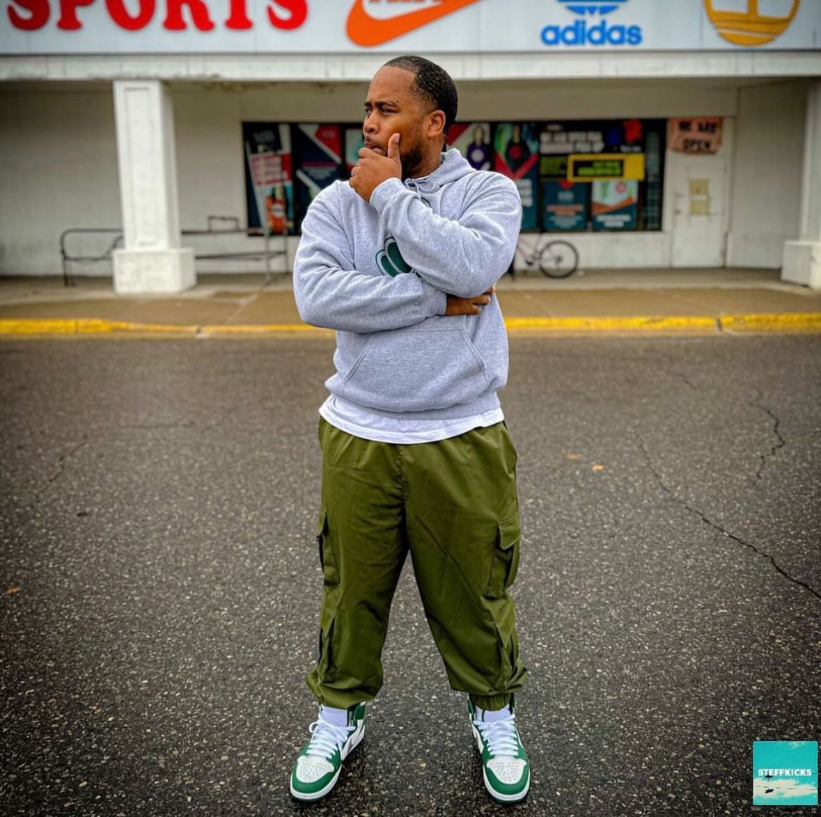 steff_kicks's tweet photo. #FallSeason2023 is when all the dope “it’s warm but it’s cold” drip can come out… am I right?
Follow my #Tiktok #Youtubechannel
https://t.co/VC1CUC3xWD
https://t.co/0HsXTkibGq
#SteffKicks #SKNation
#SNKRSApp #SNKRS
#jordan1retro #snkrskickcheck https://t.co/eebLs9gLnA