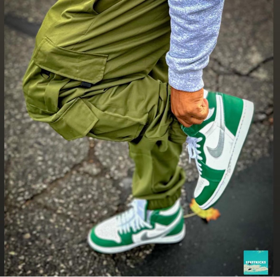 steff_kicks's tweet photo. #FallSeason2023 is when all the dope “it’s warm but it’s cold” drip can come out… am I right?
Follow my #Tiktok #Youtubechannel
https://t.co/VC1CUC3xWD
https://t.co/0HsXTkibGq
#SteffKicks #SKNation
#SNKRSApp #SNKRS
#jordan1retro #snkrskickcheck https://t.co/eebLs9gLnA