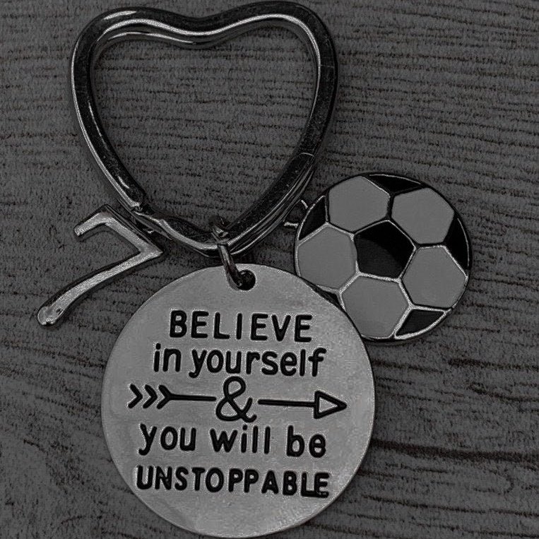 dedicatoriasrp's tweet photo. ㅤ
¡ Ring ring, @Y0UNGPR0MISE ! Te ha llegado una pequeña dedicatoria anónima. ❤️
ㅤ
"Que orgullo es verte jugar y especialmente verte meter un gol. Que sepas que te admiro como persona y como jugador. Te quiero mucho, gaviota. Eres un regalo de la vida". 
ㅤ https://t.co/Aa9KVOwceW
