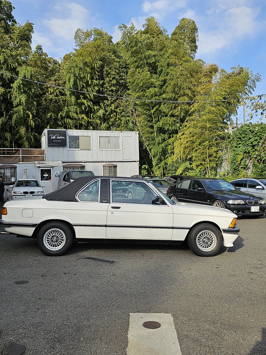 nBJ1QNbBxQPGrnw's tweet photo. #BMW #323i #クーラー 土曜日帰ってきました。全然クーラー効かないなと思っていたら、電源が接触不良とガスを入れてなかった!夏のってなかったのが長かったので気が付かず、う、寒い。こんなに効くのと再確認しました。乗りに来てください。 https://t.co/q65knJWs9e