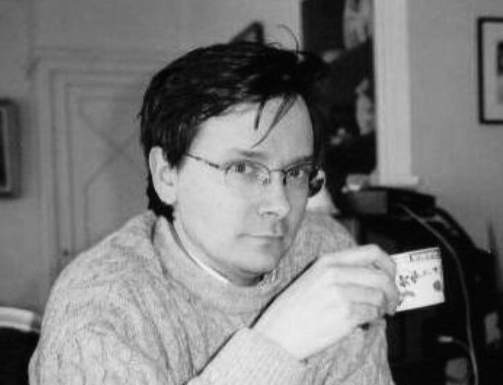 pybournazel's tweet photo. Hommage à Dominique Bernard. 
Un professeur de la République, un homme des Lumières que la nation ne doit jamais oublier.

Mes pensées vont également aux trois blessés qui se sont interposés pour protéger les élèves.

Solidarité avec toute la communauté éducative. https://t.co/pMPiSnu2dQ