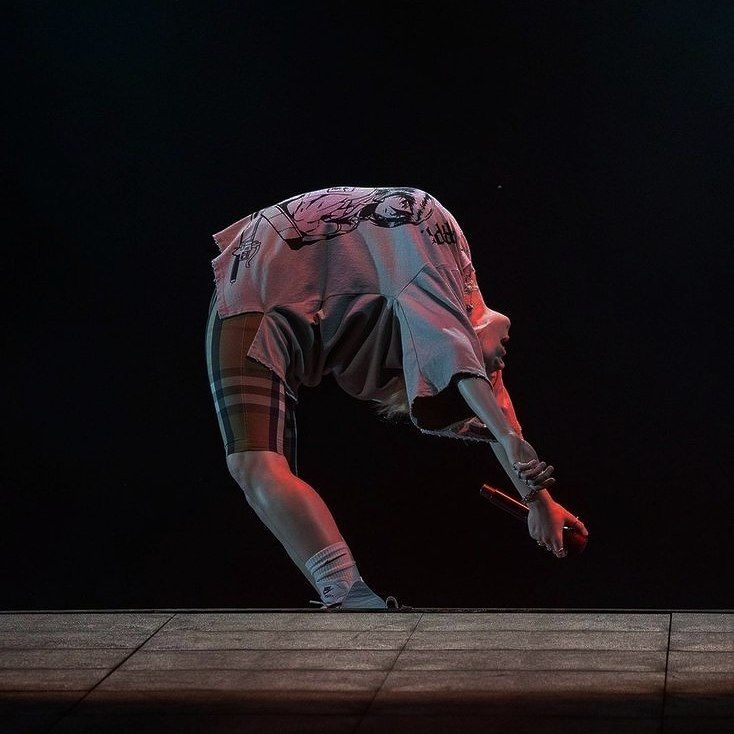closugii's tweet photo. The reallllly fucking cool move
@billieeilish
#BillieEilish https://t.co/fC6iuISC9X
