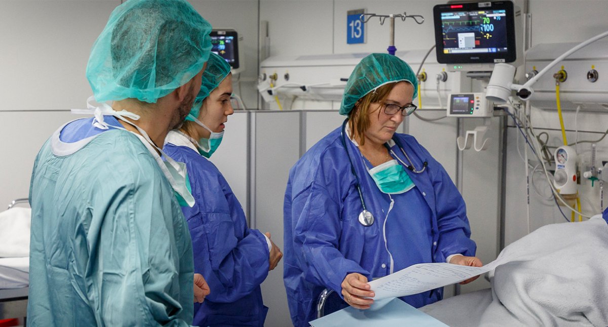vallhebron's tweet photo. Celebrem el #DiaMundialAnestesiologia i volem expressar el nostre agraïment a tots els professionals de #VallHebron. La seva dedicació i experiència són essencials per garantir el benestar dels nostres pacients 💙💉 #Anestesiologia 

Descobreix més a https://t.co/hiKRpQ5Xmr https://t.co/GWtK1gSgZf