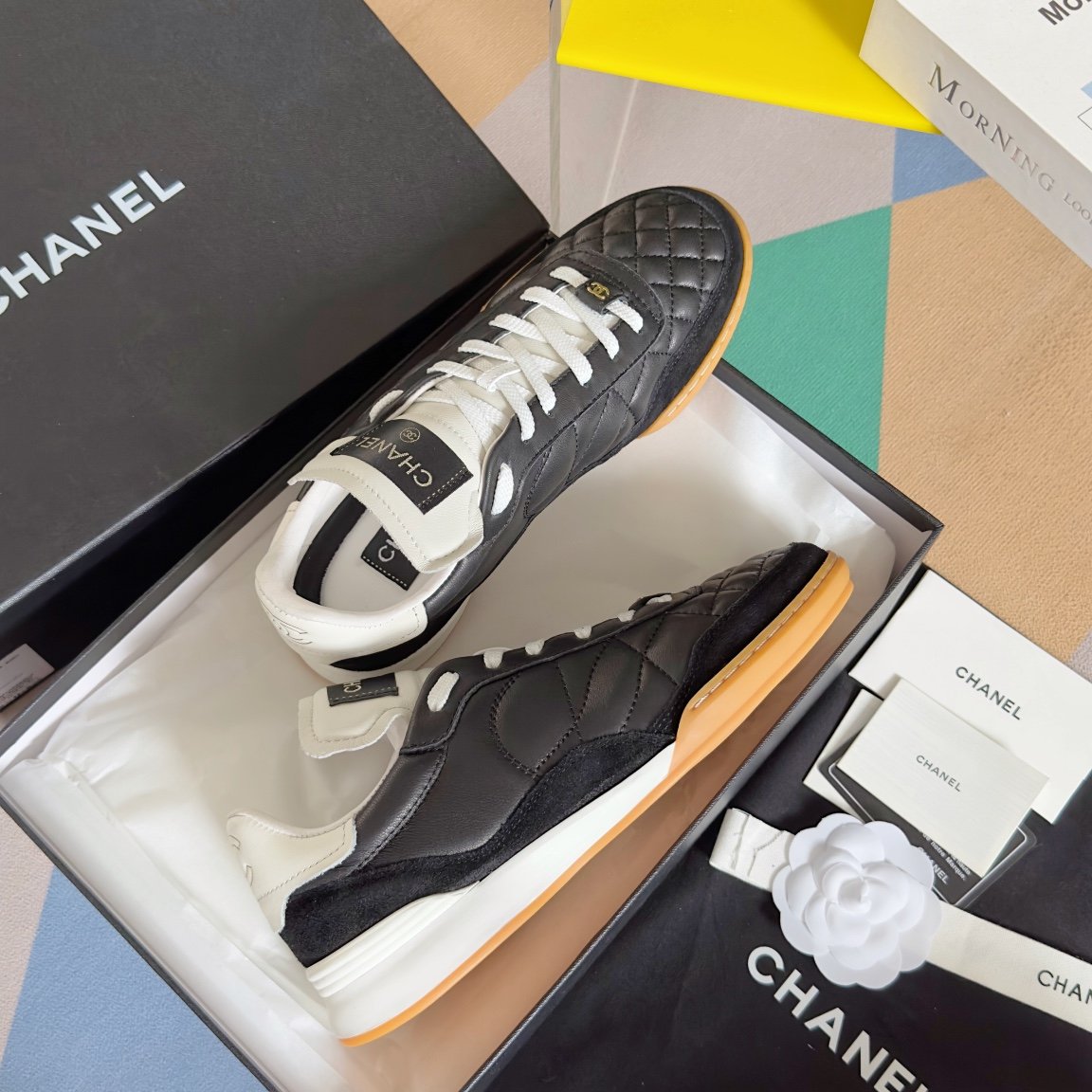 Zoey_shoes's tweet image. #chanel #chanelshoes #chanelgirl #chaneltrainers #chanelsneakers #chanelss23 #chanelsport #chanelwomen #chanelwear #chanelvintage #chanelfashion #chanelgolf