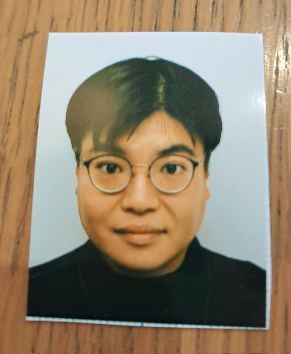 来月中国へ行くのでビザ申請に行きました。 長いこと待って書類と証明