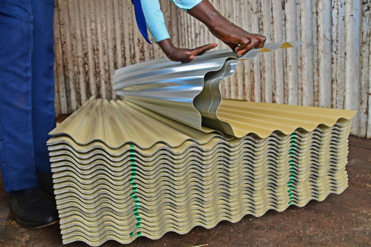 TesoProject's tweet photo. Dear @OPMUganda next time you want to deliver anything to #Teso or #Karamoja, please don't take chances, use the tested and trusted @DHLexpress, @DhlUganda for timely delivery.
#TesoCows
#karamojaironsheets
#Okojodreams
#TesoNarrativeProject https://t.co/Q5dTOpuKil