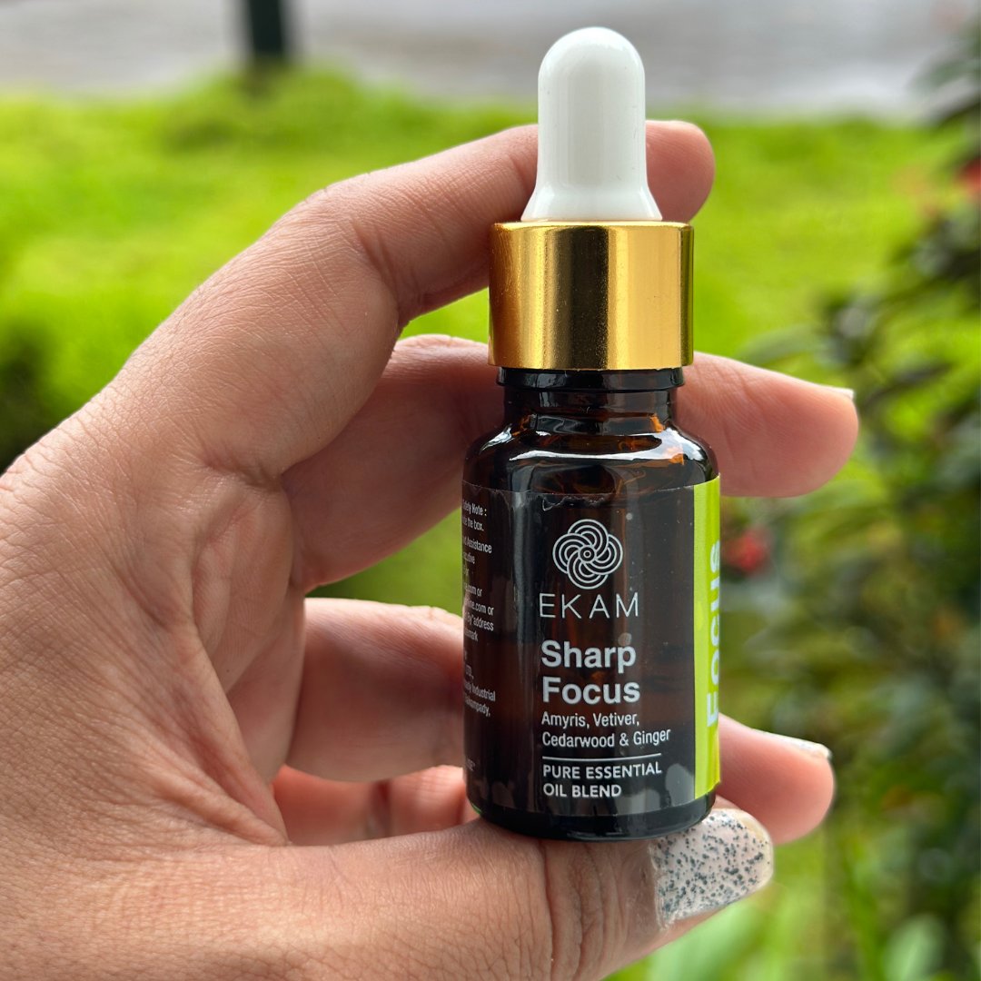 ekamonline's tweet image. #ReviewoftheDay on #SharpFocus #WellnessBlend: &quot;Must-try! Strong green, sharp fragrance that lets me work better. I keep it near my table &amp;amp; take a sniff when I&apos;m super pressed. Almost half-way through now! Thanks, EKAM!&quot; - Stella J.

#EKAMonline #FeelGoodWithEKAM #aromatherapy