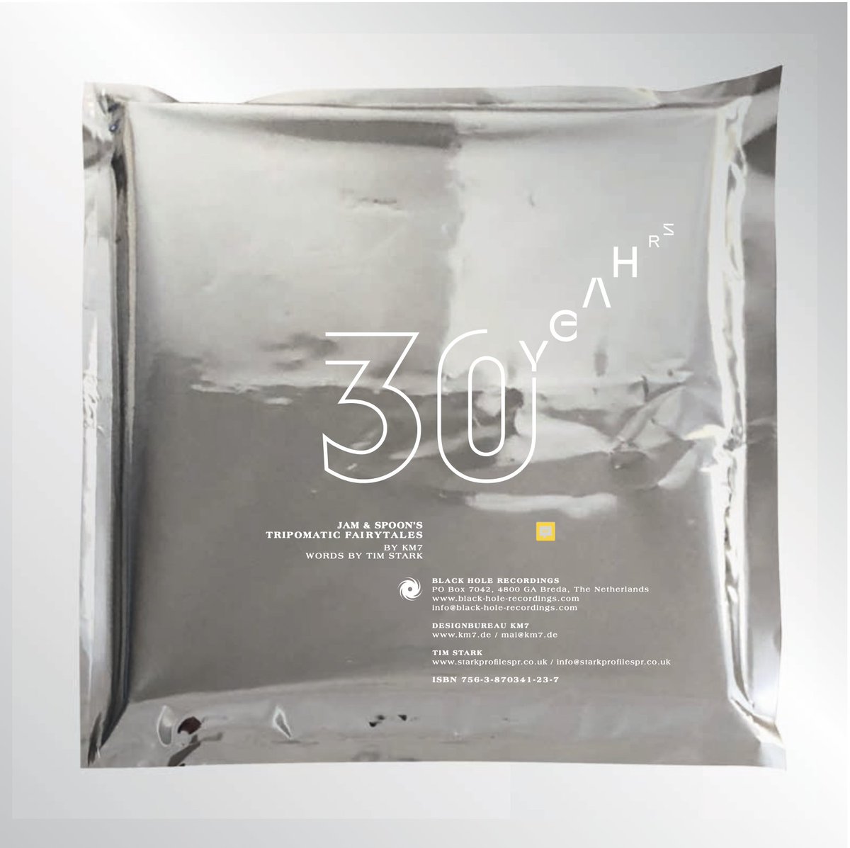 Big love to the <a href="/weraveyou/">We Rave You</a>  crew for covering the release of Klaus Mai's and my Jam &amp; Spoon 'Tripomatic Fairytales' book!!
weraveyou.com/.../jam-spoon-…
#jamandspoon
#jamandspoonmusic
#tripomaticfairytales
#km7design
#coffeetablebooks
#booksofmusic
<a href="/jamelmarmusic/">Jam El Mar</a>
@blackholerecordings