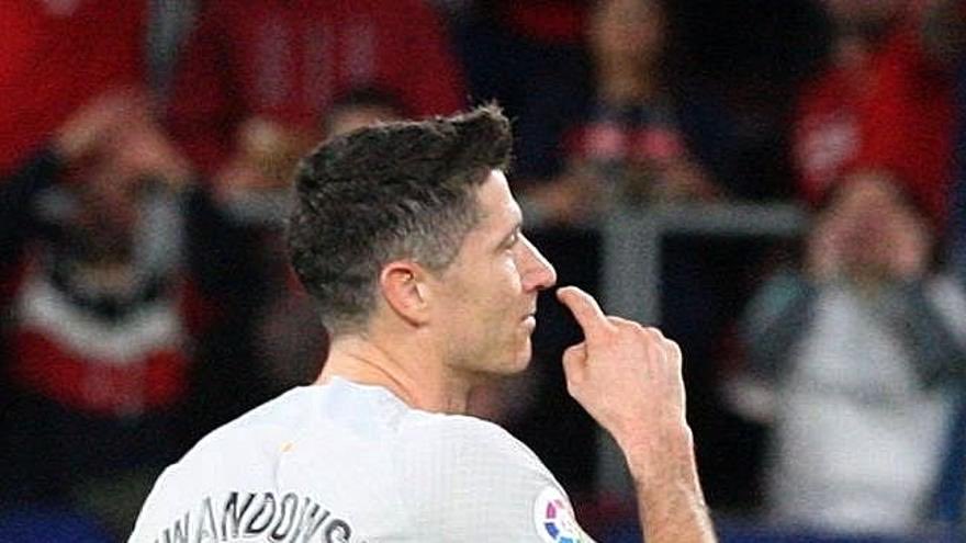 MartinMinan_'s tweet photo. 🚨ESCÁNDALO MUNDIAL⚠️

Hoy, el mismo Comité de Apelación que desestimó la reclamación del Barça por los 3 partidos de sanción a Lewandowski por tocarse la nariz, ha reducido la sanción de 3 partidos a Nacho por la entrada peligrosa a Portu a 2 partidos, permitiéndole jugar el Clásico.