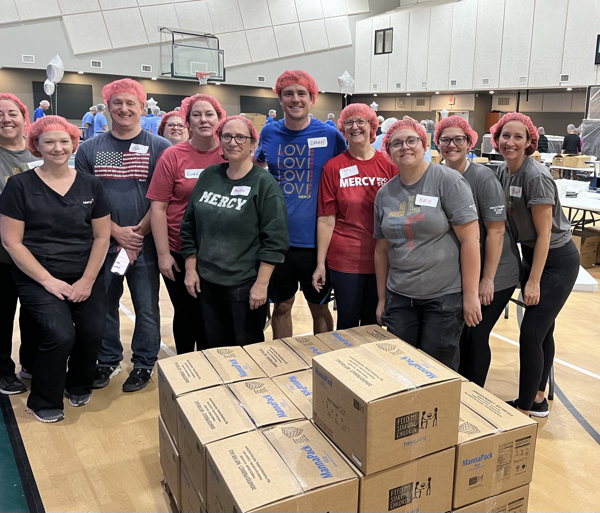 Leaders from #MercySTL Respiratory Services recently spent their volunteer time off to serve at the Feed My Starving Children MobilePack. 

Each year, co-workers receive 8 hours of volunteer time off to give back to the community. Mercy's benefits: ow.ly/sc7O50PWF2O
