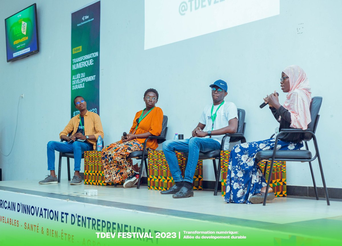 tdevorg's tweet photo. #Throwback sur le #TDEVFestival2023 !
Il fallait faire la promotion de TDEV 🤭. D'où le Open Talk où nous avons répondu aux questions des participants par rapport aux différents programmes de TDEV et des activités à venir.
#TDEVFest23 #Tdev #Tech #TechEvent https://t.co/Kimi15VtVG