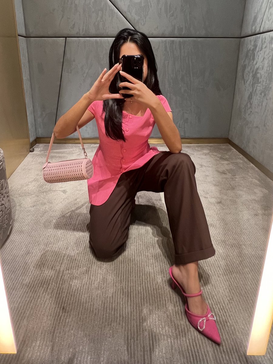 monday work outfit featuring my new vintage mugler top and the alaïa tube bag 🩷🎀