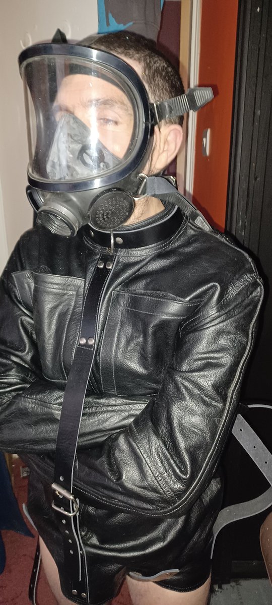 smokeladuk's tweet photo. Worm's first visit. https://t.co/a8uirKCnqz
