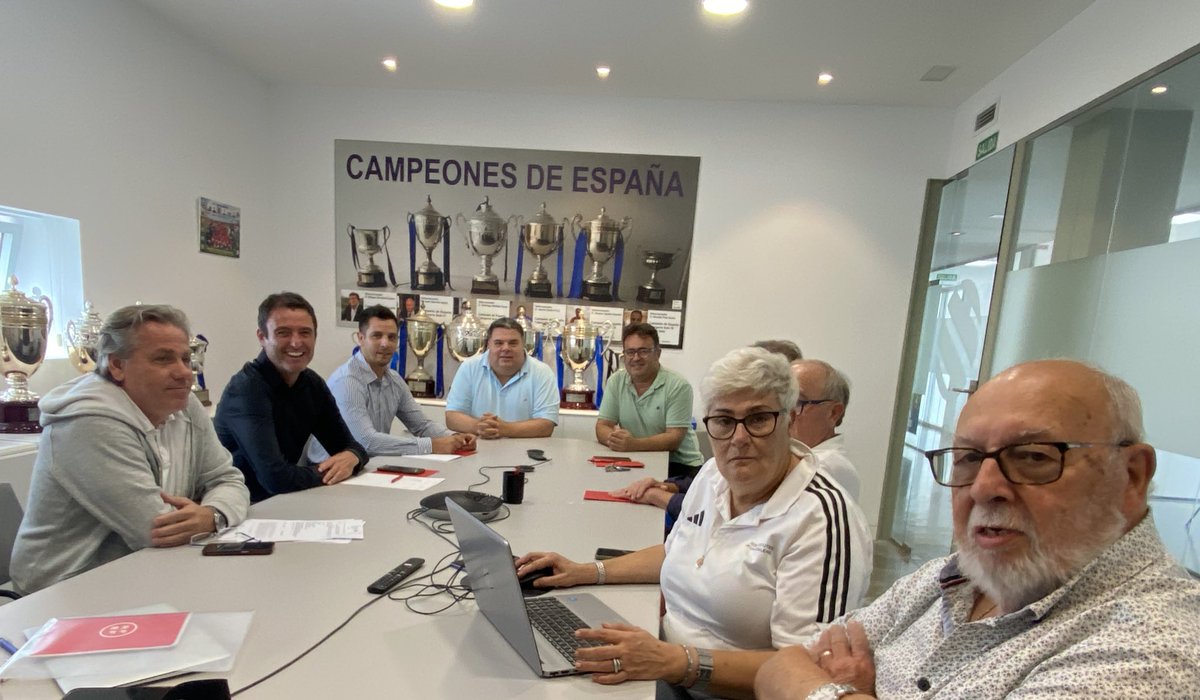 fundacioffib (@fundacioffib) on Twitter photo ๐ค ๐๐๐๐๐๐ฬ |
โน๏ธ La Fundaciรณ de la <a href="/FFIB_oficial/">FFIB</a> agraeix al director general dโEsports <a href="/ajuntpalma/">Ajuntament de Palma</a> <a href="/davidsalomds/">DAVID SALOM</a> i al gerent <a href="/IMEPalma/">IME Palma</a> Miquel รngel Bennร ssar, la reuniรณ dโavui per establir diferents col.laboracions
#futbolsocial ๐ค ๐๐๐๐๐๐ฬ |
โน๏ธ La Fundaciรณ de la <a href="/FFIB_oficial/">FFIB</a> agraeix al director general dโEsports <a href="/ajuntpalma/">Ajuntament de Palma</a> <a href="/davidsalomds/">DAVID SALOM</a> i al gerent <a href="/IMEPalma/">IME Palma</a> Miquel รngel Bennร ssar, la reuniรณ dโavui per establir diferents col.laboracions
#futbolsocial