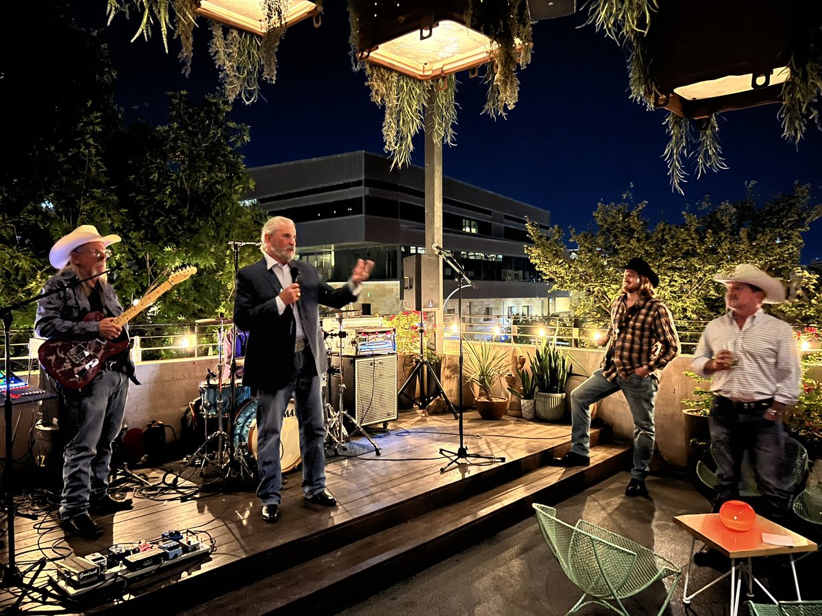 acectx's tweet image. #Texas showed up big last night with our @ACEC_National friends to honor @GaryRaba and enjoy some great southern hospitality!  Thank you to everyone who made last night in #ATX so special and fun! #Engineering #FallConference2023